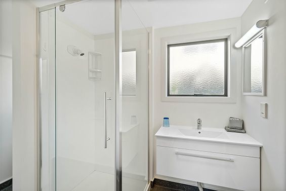 2-bedroom apartment bathroom